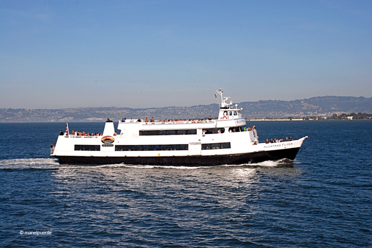L'empresa Alcatraz Cruises s'encarrega de gestionar els ferris i la visita